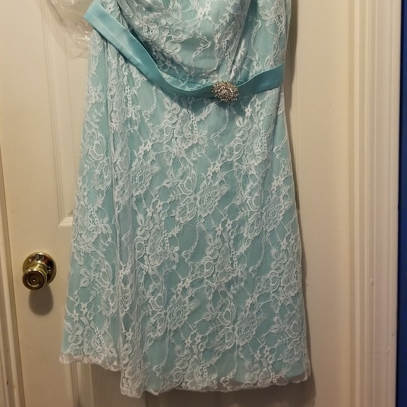 Aqua and white lace dress - Picture 2 of 2